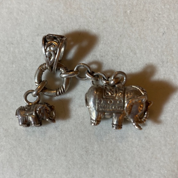 925 Sterling Silver Mommy and Baby Elephant Charm - Picture 1 of 3